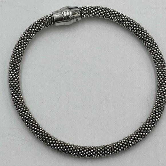 Sterling Silver 925 Diamond Cut Mesh Flexible Bangle Bracelet Magnetic Closure - Picture 5 of 16